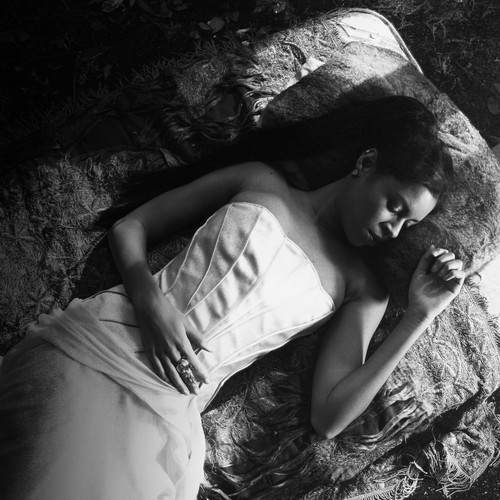 AlunaGeorge single Attracting Flies