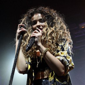 Ella Eyre
