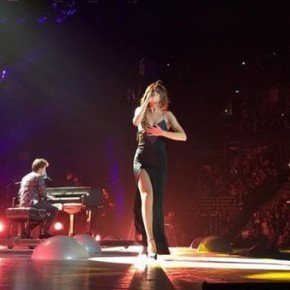 selena-gomez-anaheim-charlie-puth