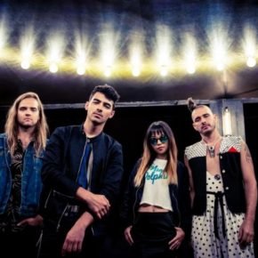 DNCE-Blown