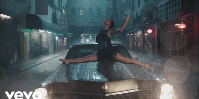 taylor-swift-delicate-official