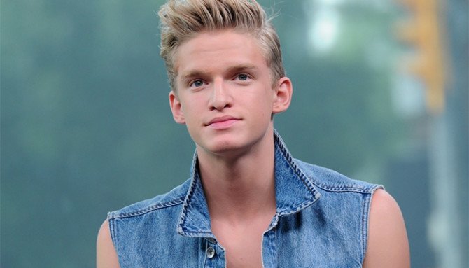 cody simpson underwater