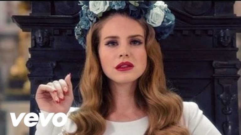 Lana-Del-Ray_Apple-Event-2018