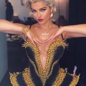 Bebe-Rexha-Knees-The-Tonight-Show-Starring-jimmy-fallon