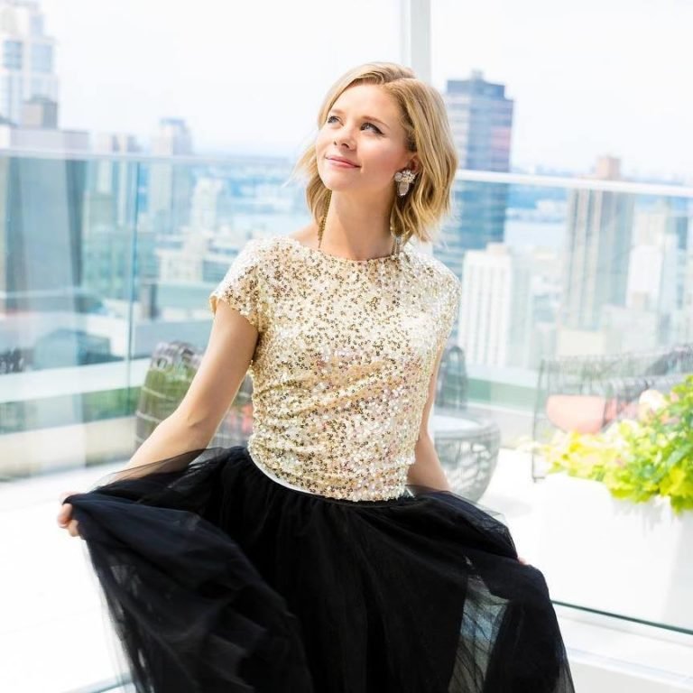 Watch Music Video To Amy Owens’ Song, “Discreet”: