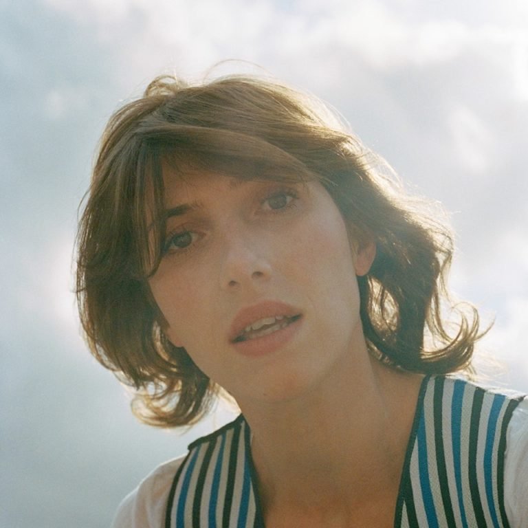 Aldous Harding Premieres a Music Video For, “The Barrel”. Watch Here: