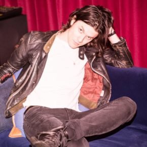 James-Bay-Julia-Micaels-Peer-Pressure