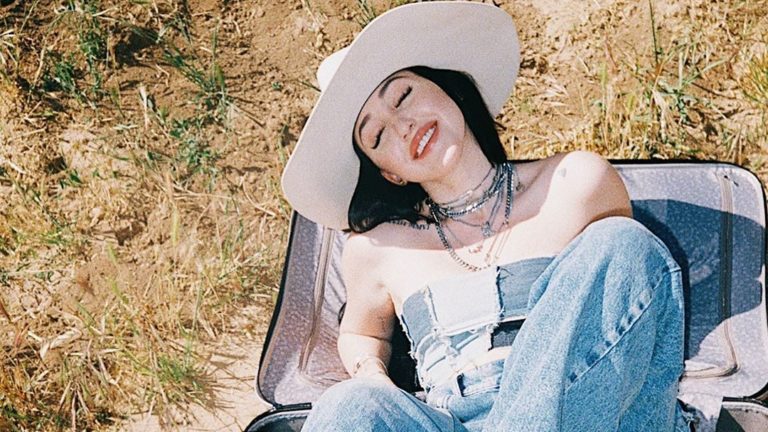 Single Review: “July” By Noah Cyrus