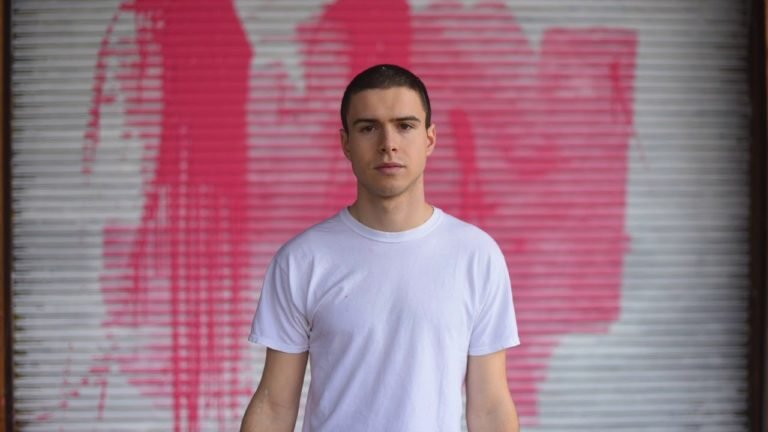 Single Review + MV: “Darkside” By Rence